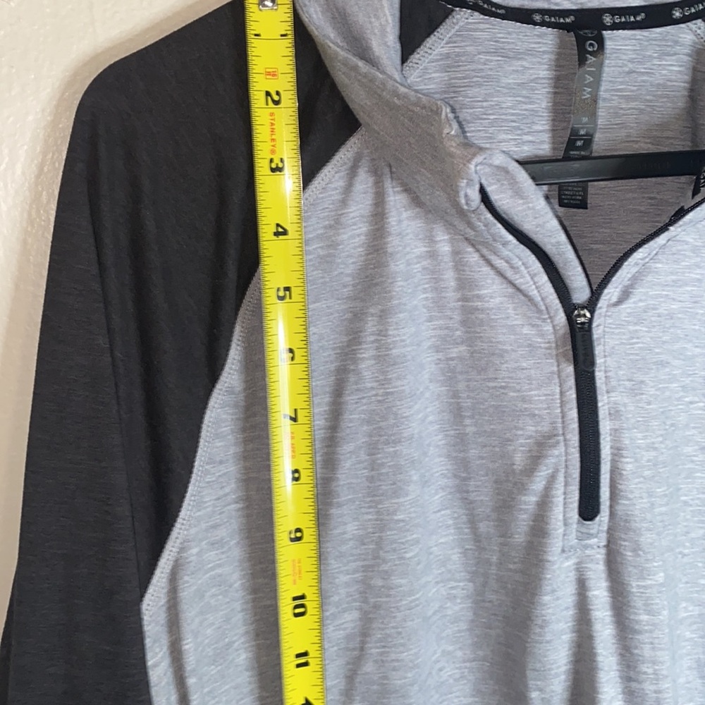 🎈Light & dark grey pullover! - Picture 3 of 7